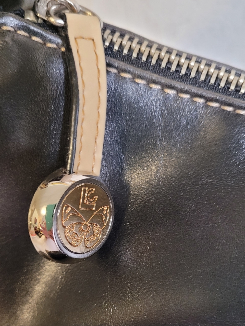 Liz Claiborne Black Shoulder Bag - Picture 5 of 14